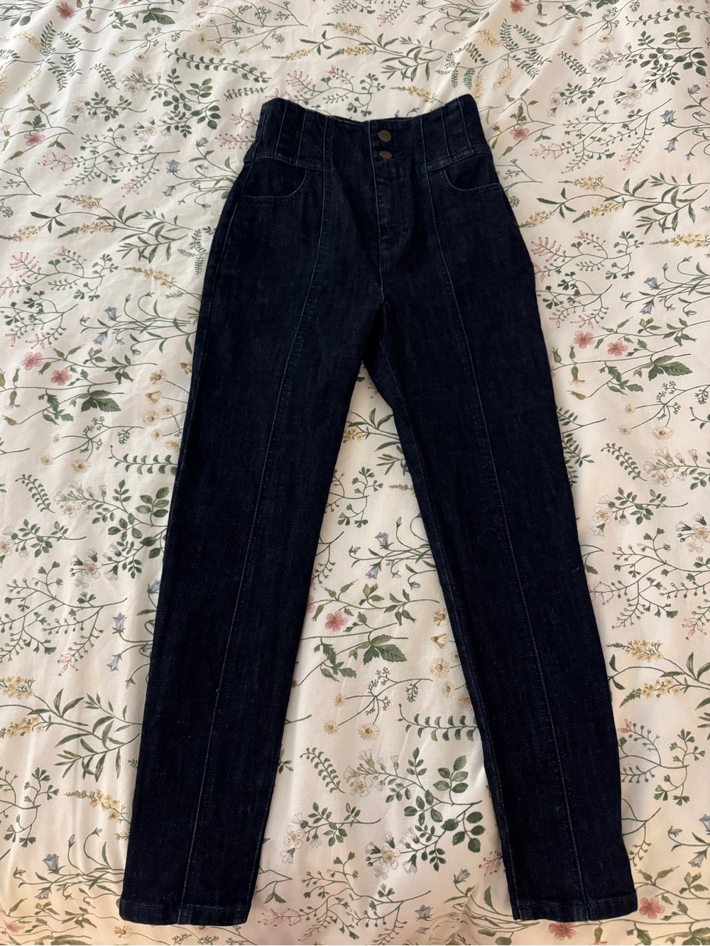 Lilybrown Women's High-Rise Dark Blue Seam-Front Jeans